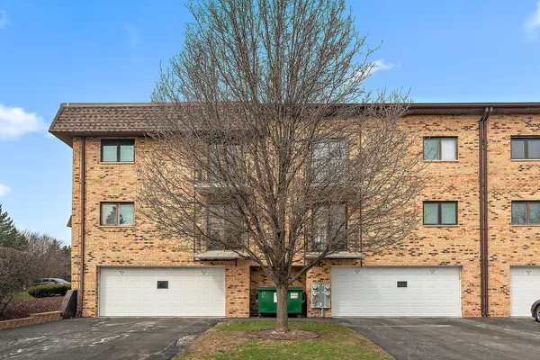 $239,900 | 15724 Brassie Court, Unit 2N, Orland Park, IL 60462