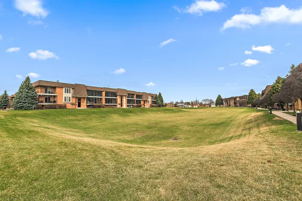 $239,900 | 15724 Brassie Court, Unit 2N, Orland Park, IL 60462