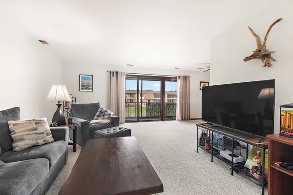 $239,900 | 15724 Brassie Court, Unit 2N, Orland Park, IL 60462