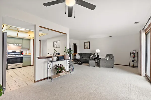 $239,900 | 15724 Brassie Court, Unit 2N, Orland Park, IL 60462