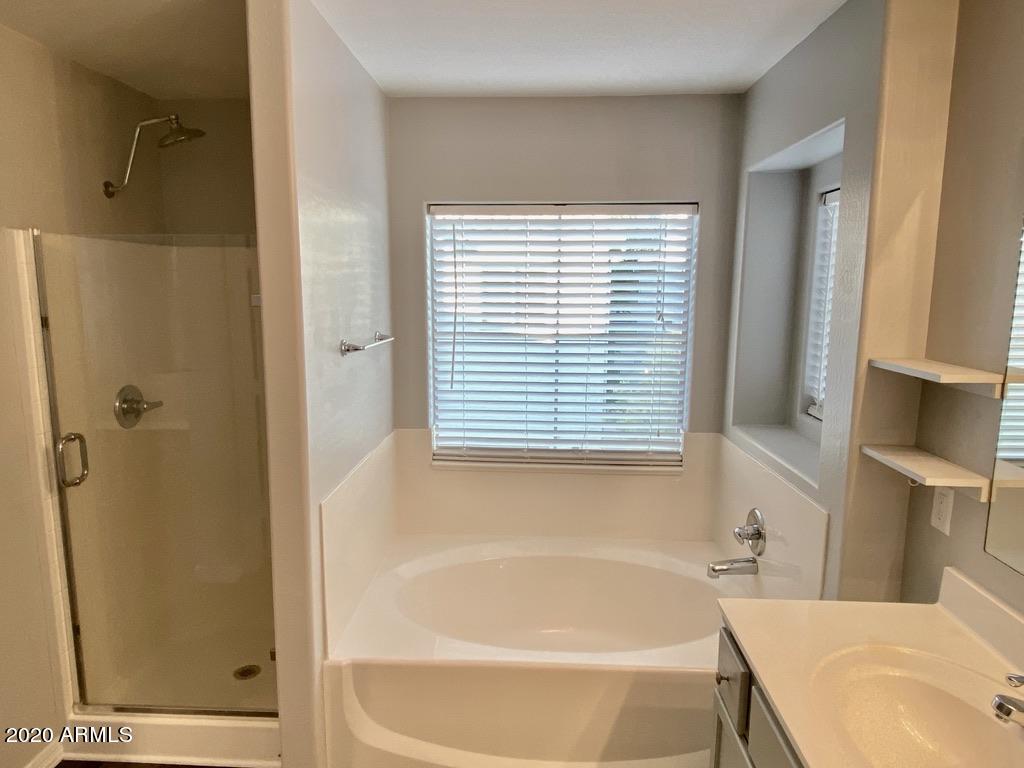 1731 East Joseph Way Gilbert, AZ 85295 - Photo 14 of 20 MAIN BATH
