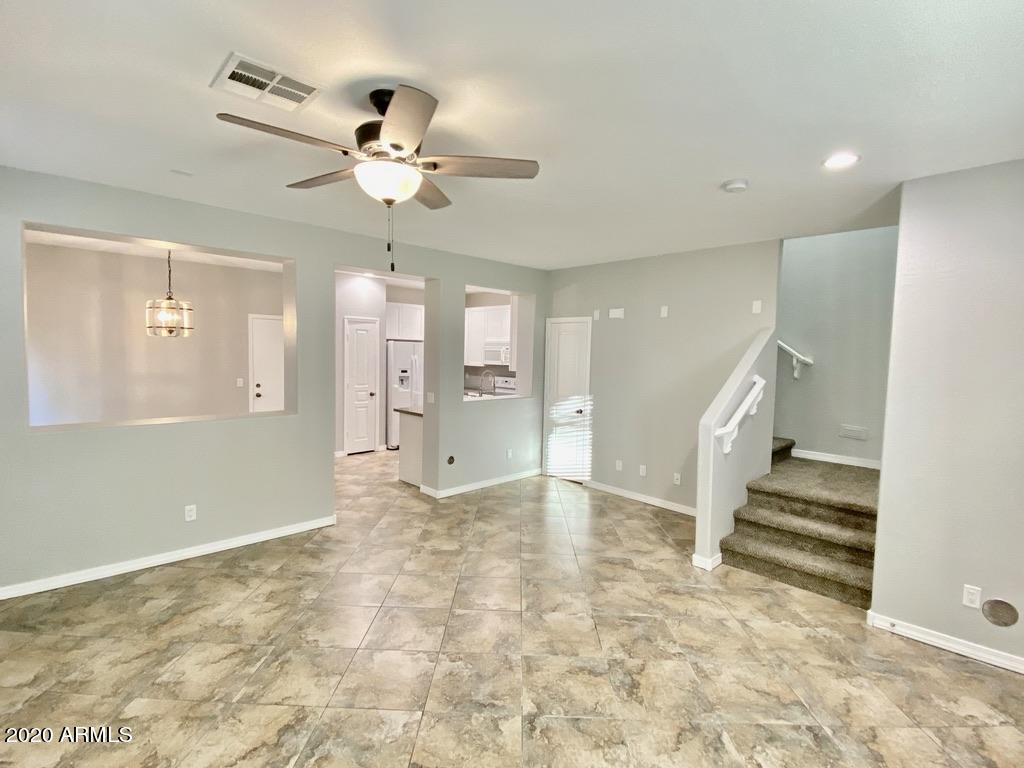1731 East Joseph Way Gilbert, AZ 85295 - Photo 2 of 20 LIVING ROOM