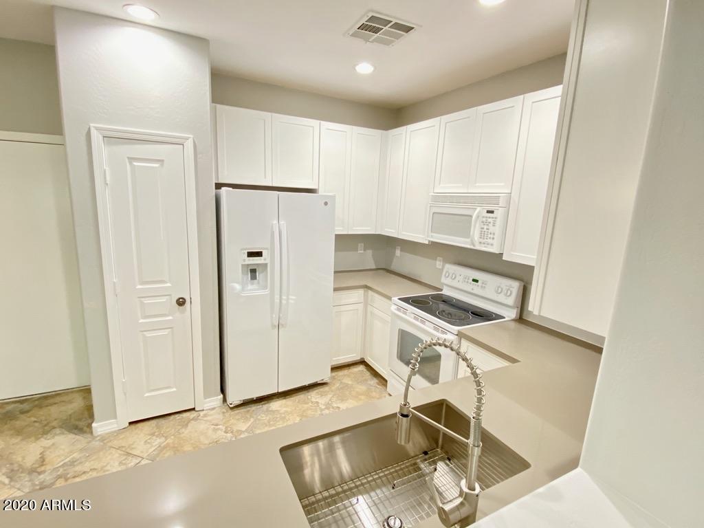 1731 East Joseph Way Gilbert, AZ 85295 - Photo 6 of 20 KITCHEN