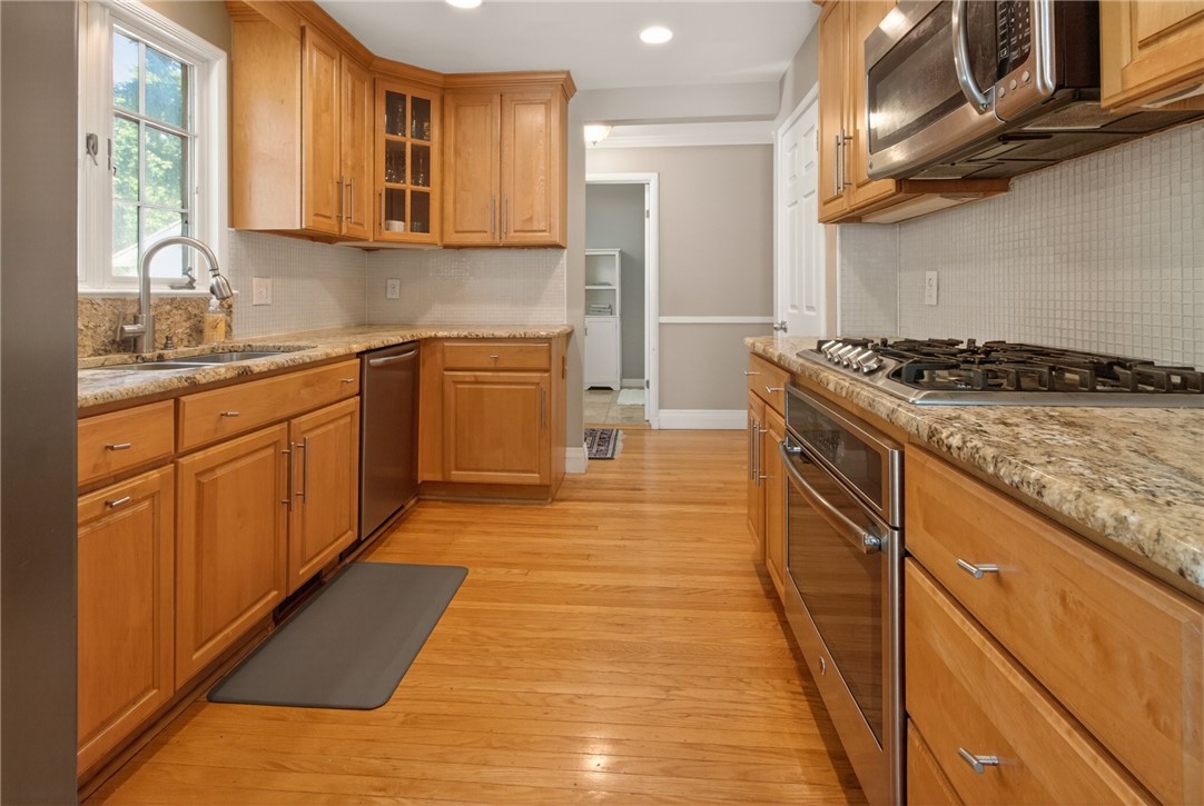 606 Claybourne Road Brighton, NY 14618 - Photo 17 of 43 Kitchen