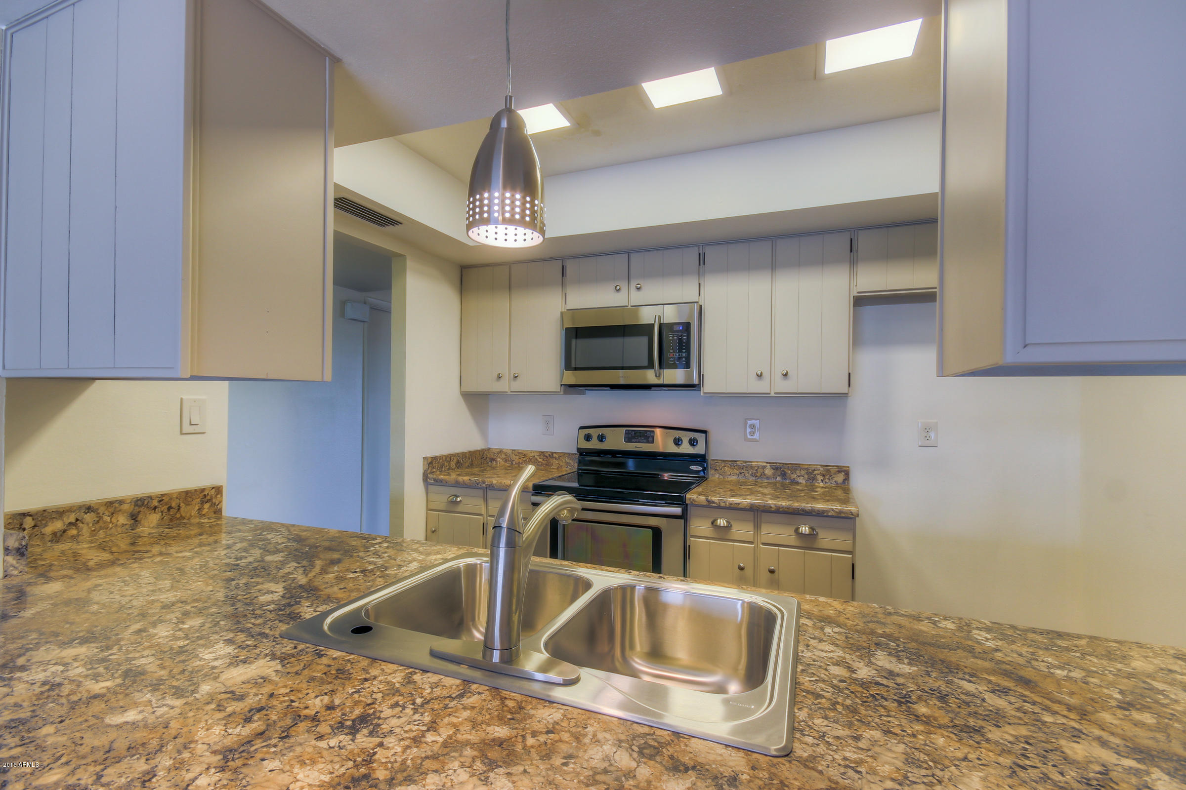 3939 West Bethany Home Road Phoenix, AZ 85019 - Photo 12 of 36 Kitchen (1)