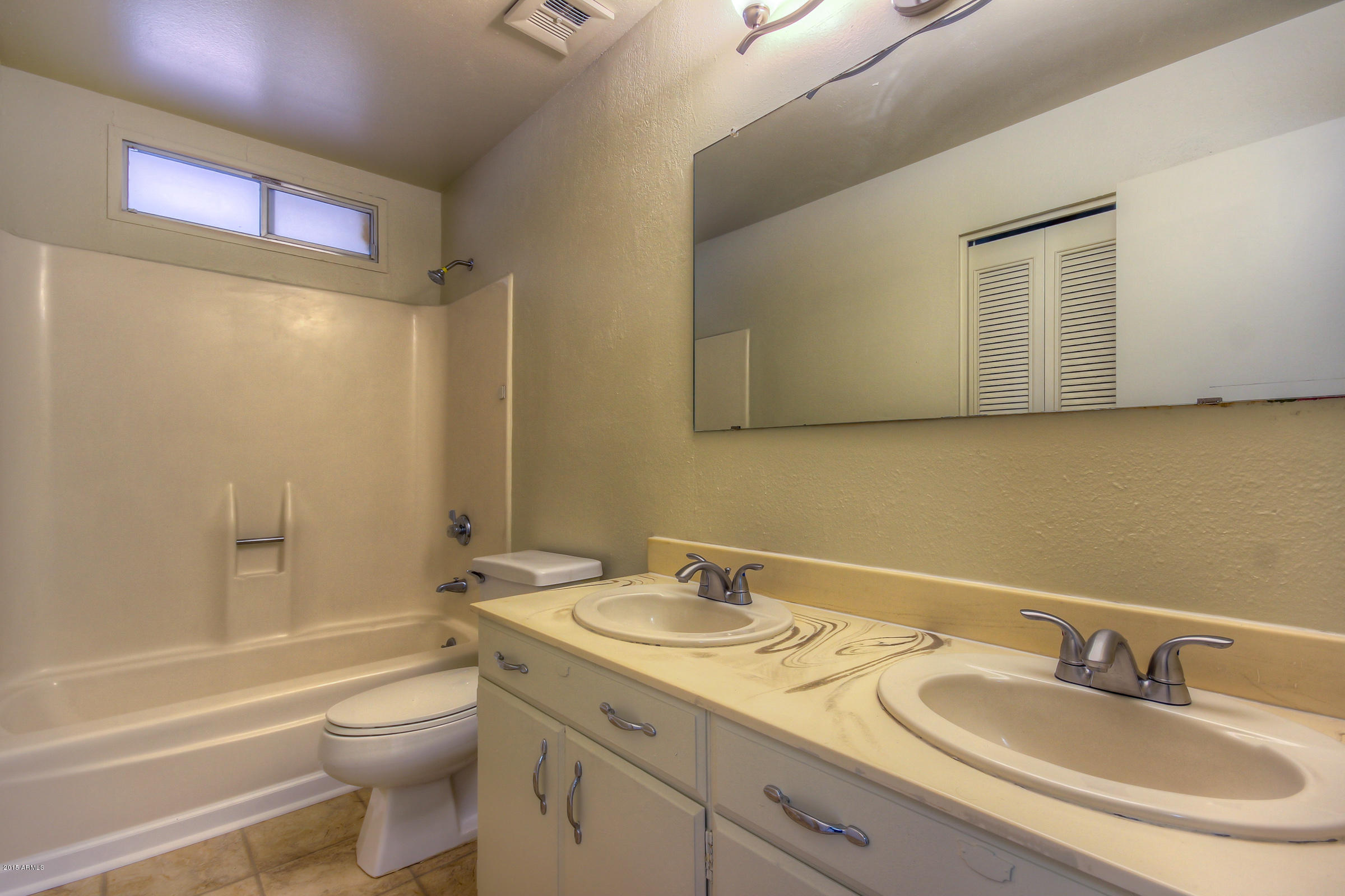 3939 West Bethany Home Road Phoenix, AZ 85019 - Photo 23 of 36 2nd Bathroom