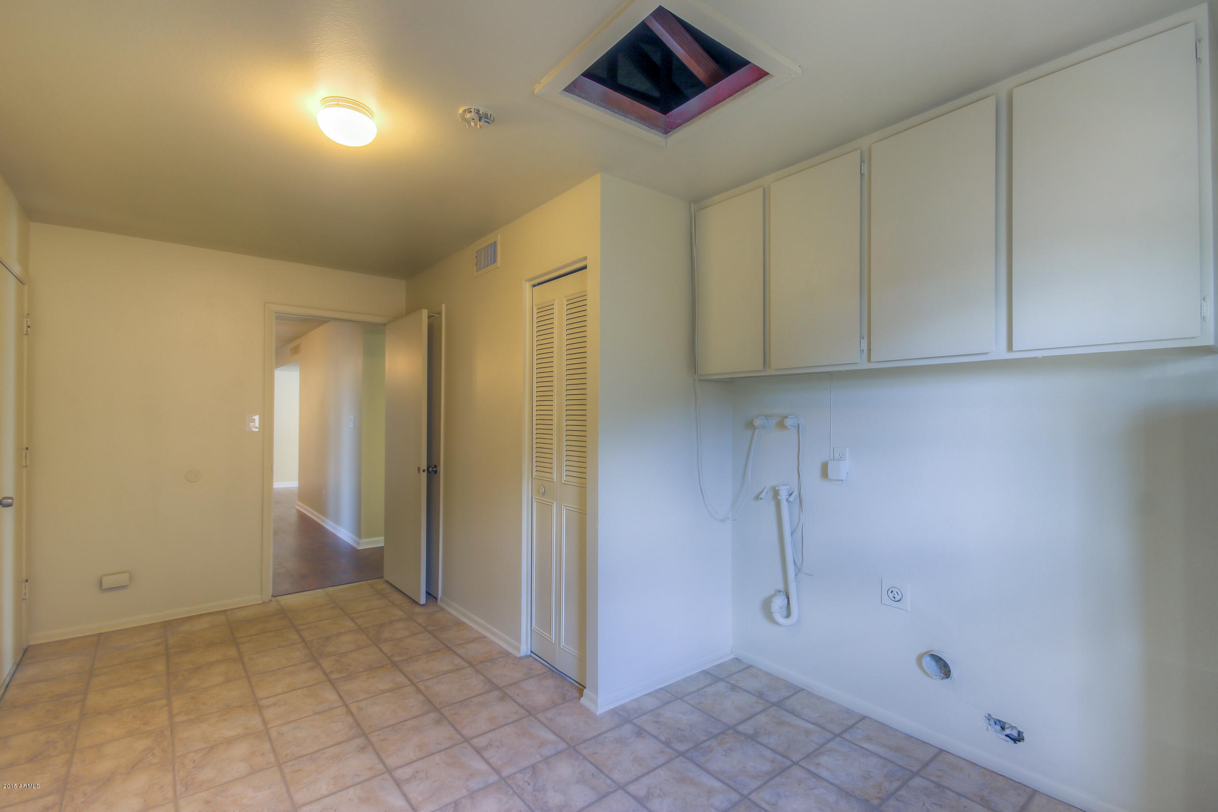 3939 West Bethany Home Road Phoenix, AZ 85019 - Photo 25 of 36 Laundry Room