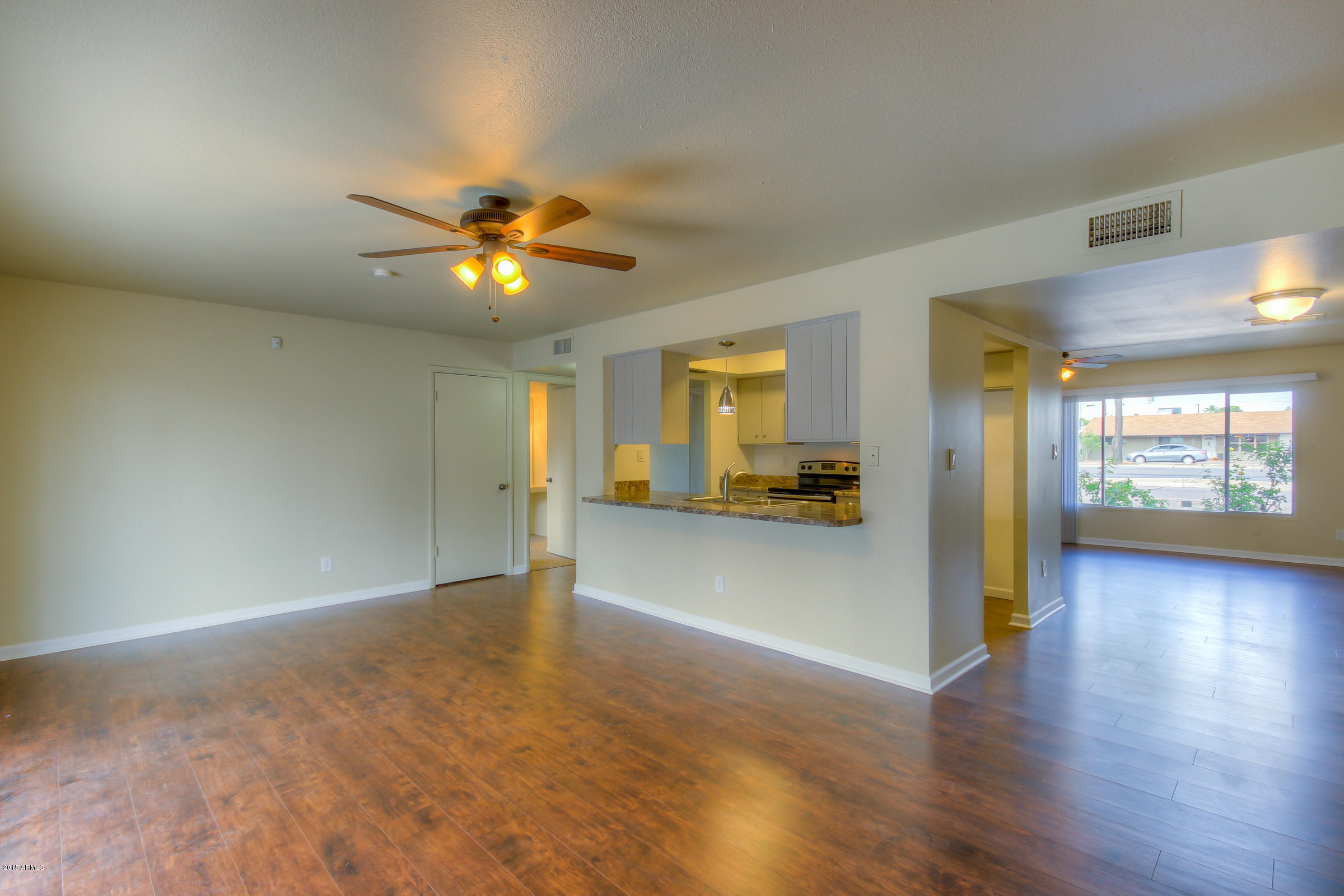 3939 West Bethany Home Road Phoenix, AZ 85019 - Photo 10 of 36 Family Room (3)