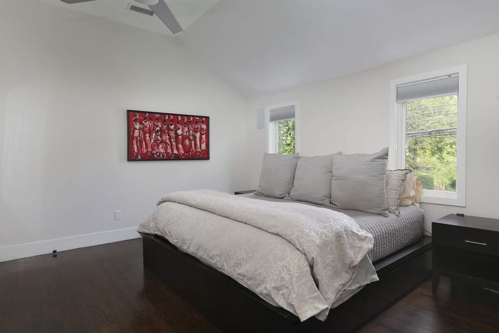 9 Avondale Road Newton, MA 02459 - Photo 14 of 23 a bedroom with a bed and a window