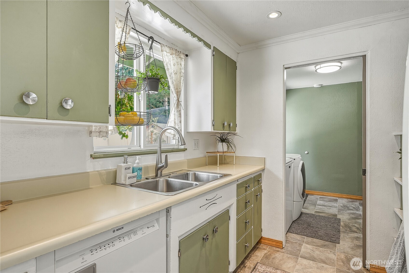 20818 77th Place West Edmonds, WA 98026 - Photo 11 of 39