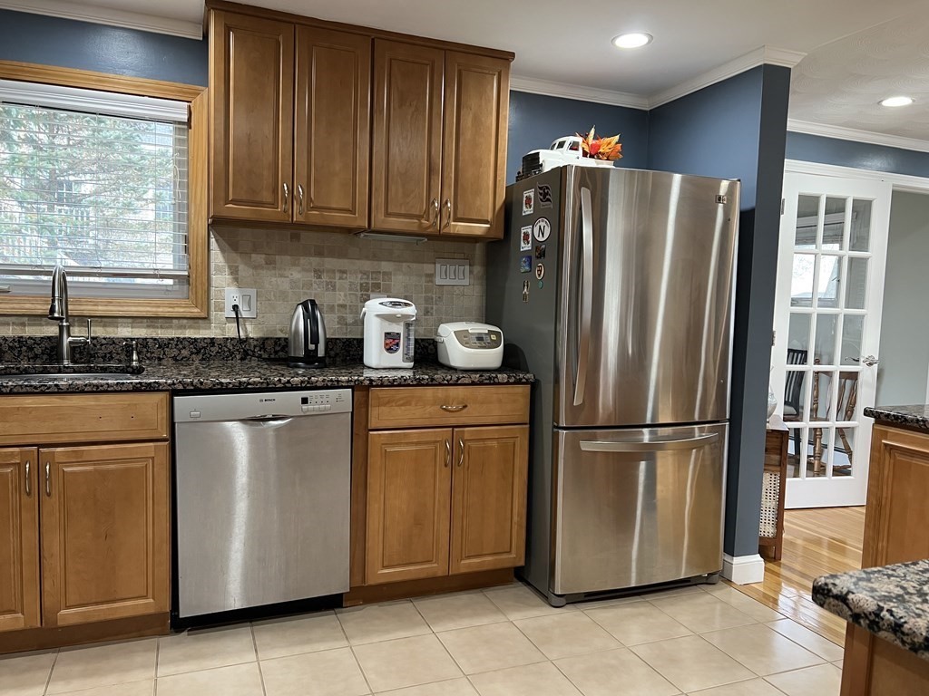 32 Bobolink Road, Wellesley, MA 02481 Compass