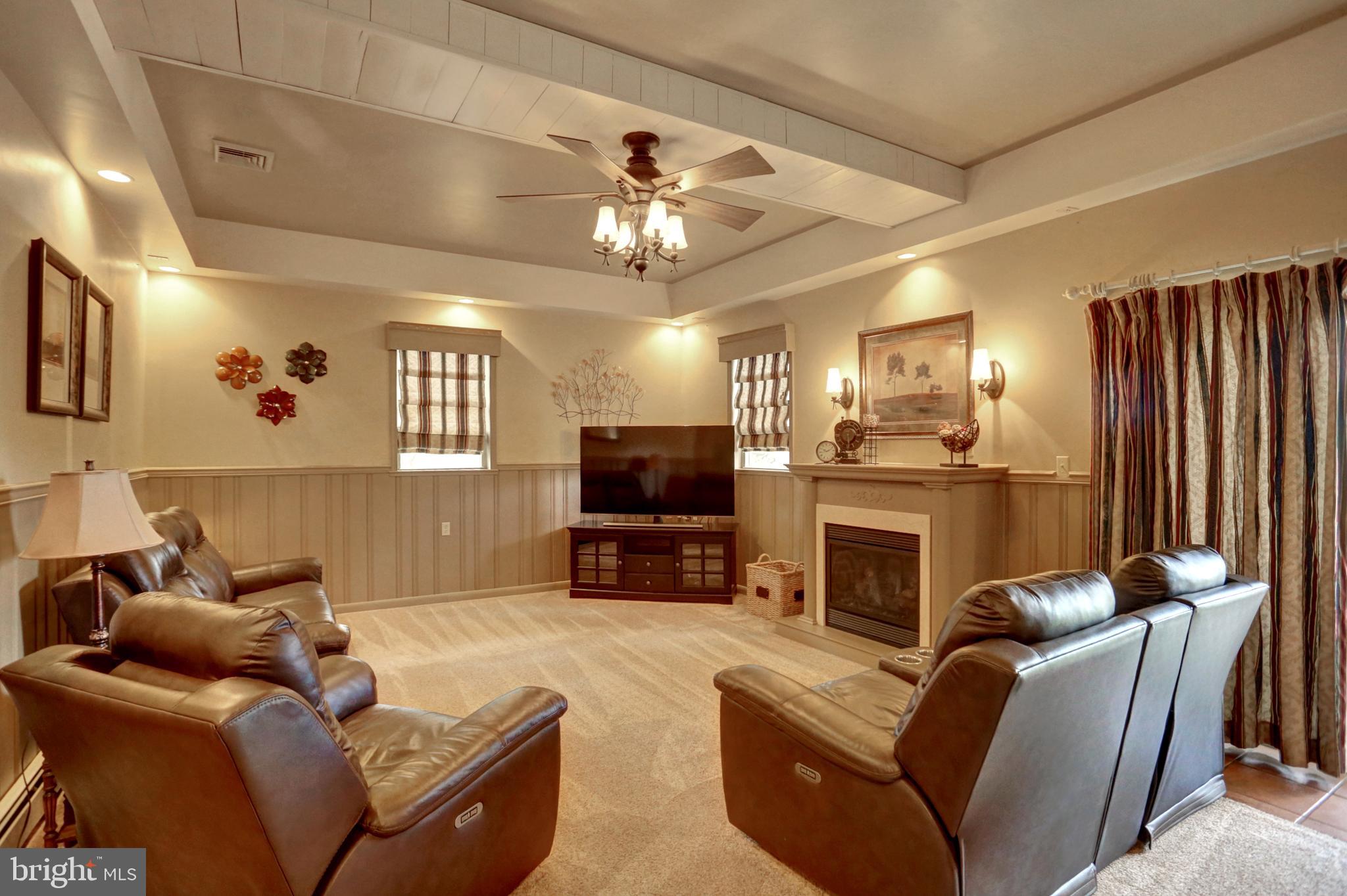112 Forge Road Boiling Springs, PA 17007 - Photo 3 of 36 Gallery Image 3