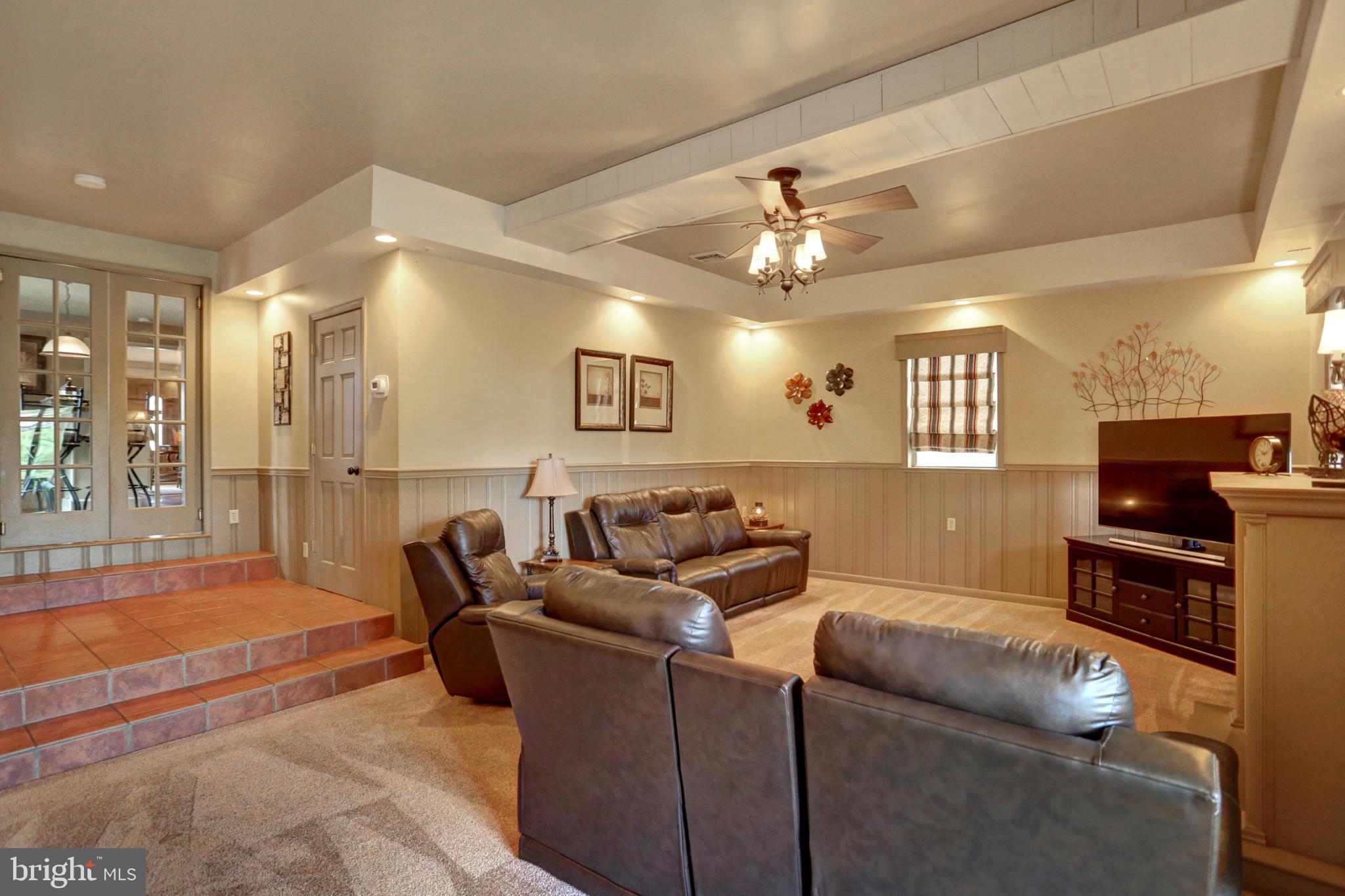 112 Forge Road Boiling Springs, PA 17007 - Photo 5 of 36 Gallery Image 5