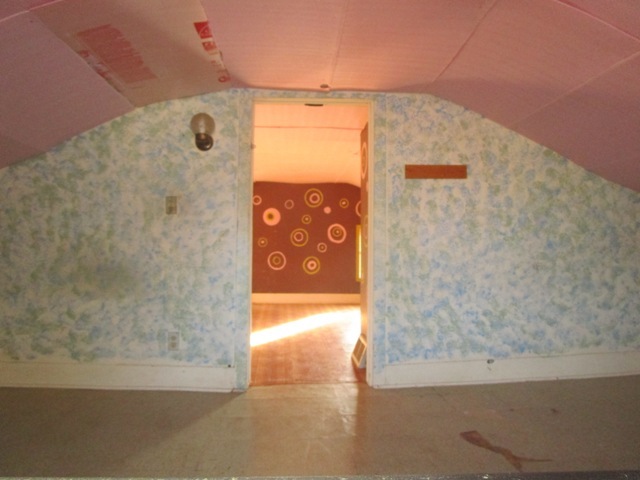 4405 Greenwood Road Woodstock, IL 60098 - Photo 8 of 10 a view of a bath tub