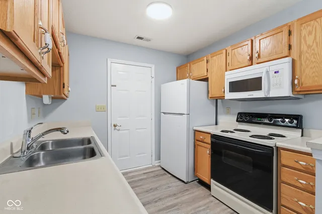 $219,900 | 1217 Whittington Drive, Brownsburg, IN 46112