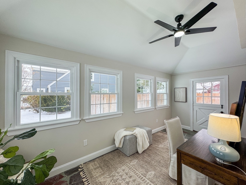 51 Westfield Road Warwick, RI 02888 - Photo 8 of 31