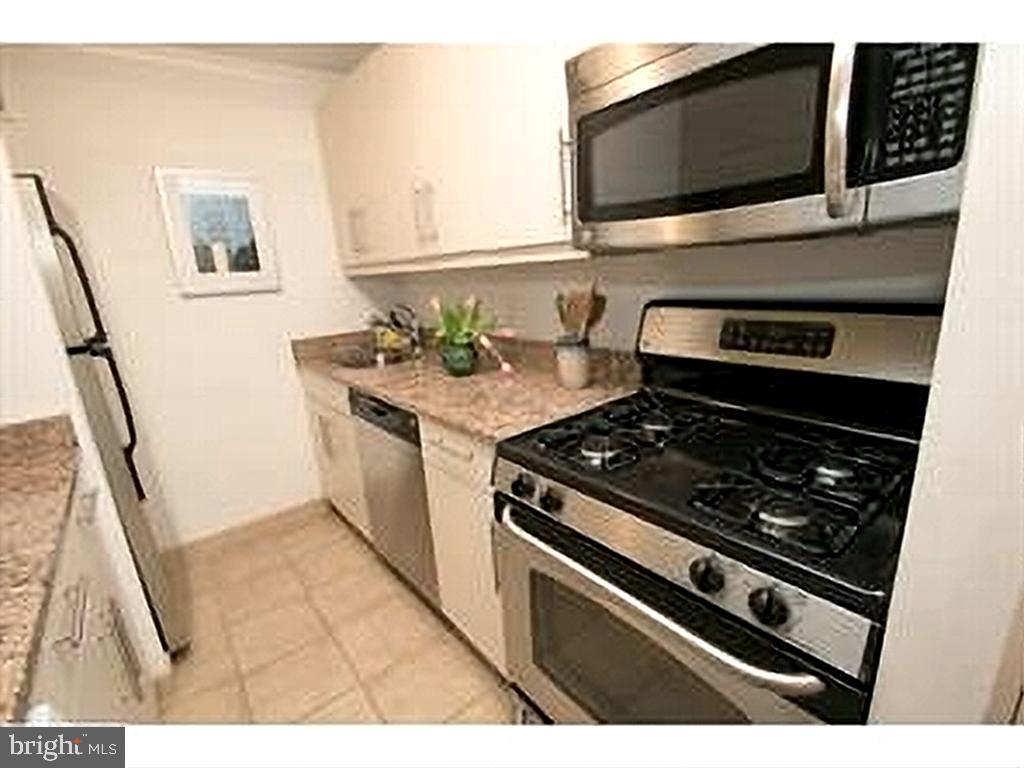 219 South 18th Street, Unit 804 Philadelphia, PA 19103 - Photo 5 of 17