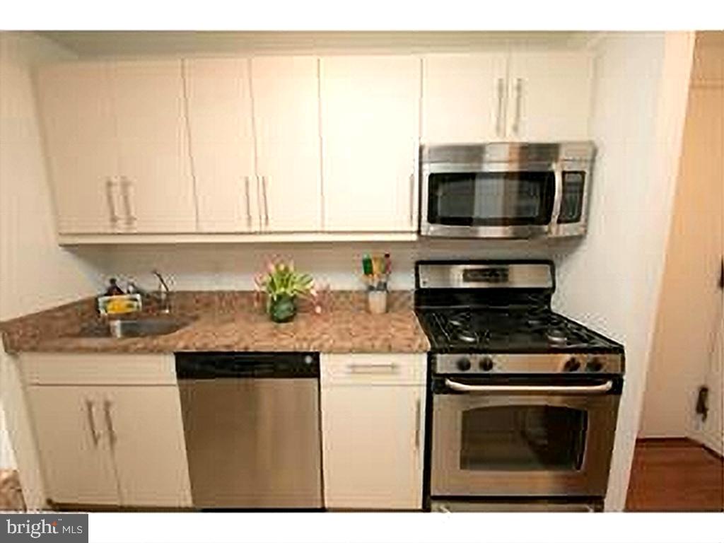219 South 18th Street, Unit 804 Philadelphia, PA 19103 - Photo 6 of 17