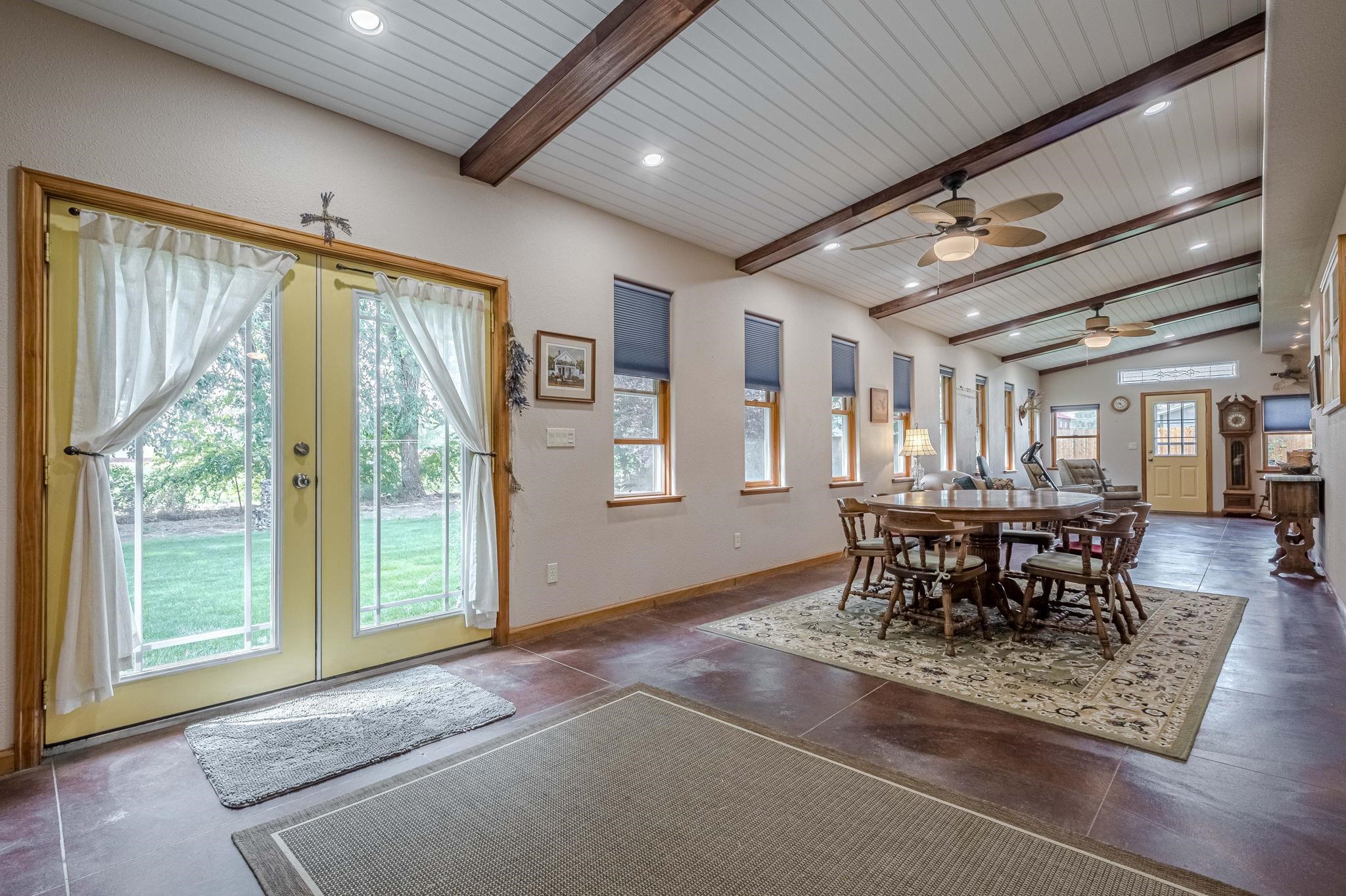 3613 G Road, Unit E Palisade, CO 81526 - Photo 27 of 42 a dining room with large window
