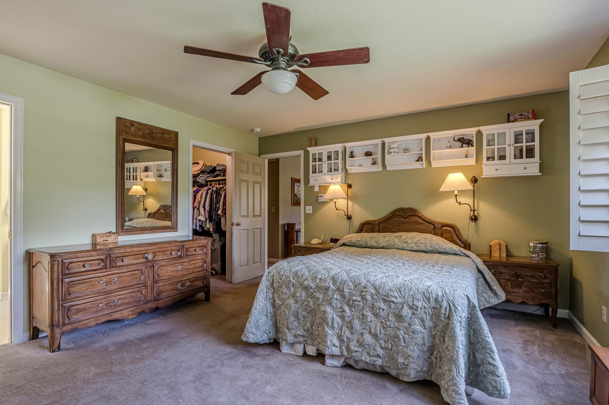 3613 G Road, Unit E Palisade, CO 81526 - Photo 10 of 42 a bedroom with a bed and dresser