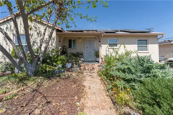 $879,000 | 6123 Edgefield Street, Lakewood, CA 90713