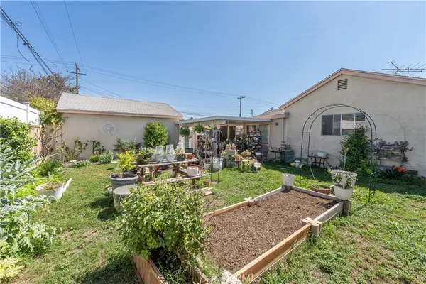 $879,000 | 6123 Edgefield Street, Lakewood, CA 90713