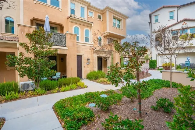 $1,099,000 | 608 Shadowbrook, Lake Forest, CA 92610