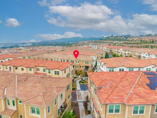 $1,049,900 | 608 Shadowbrook, Lake Forest, CA 92610
