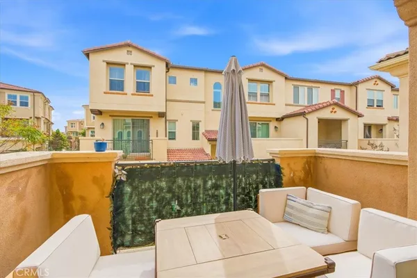 $1,049,900 | 608 Shadowbrook, Lake Forest, CA 92610