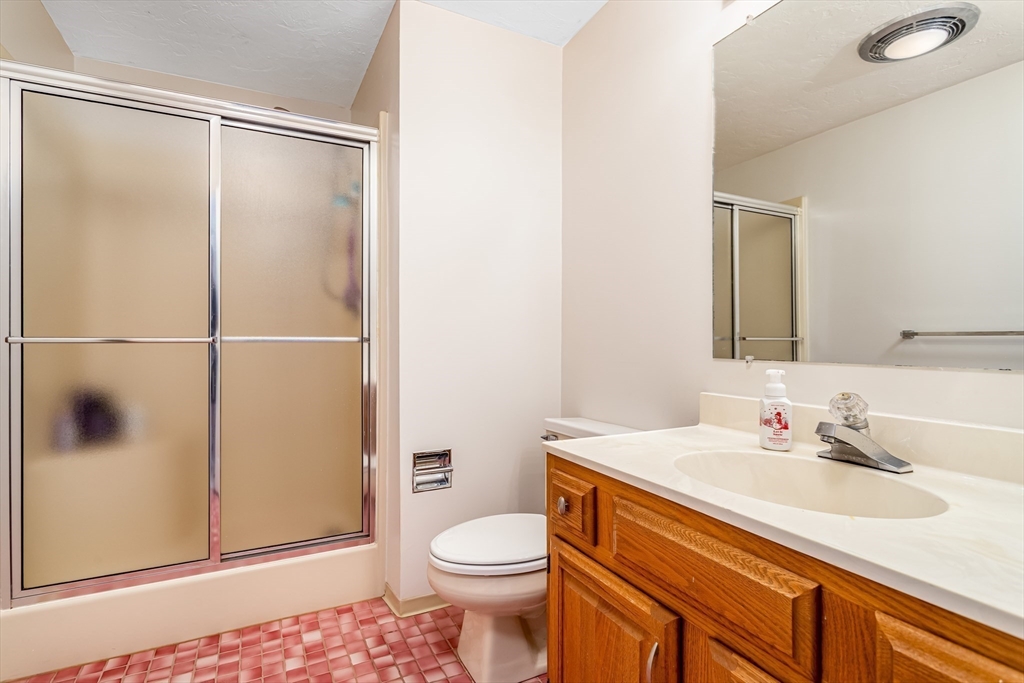 706 Ridgefield Circle, Unit C Clinton, MA 01510 - Photo 15 of 26 Gallery Image 15