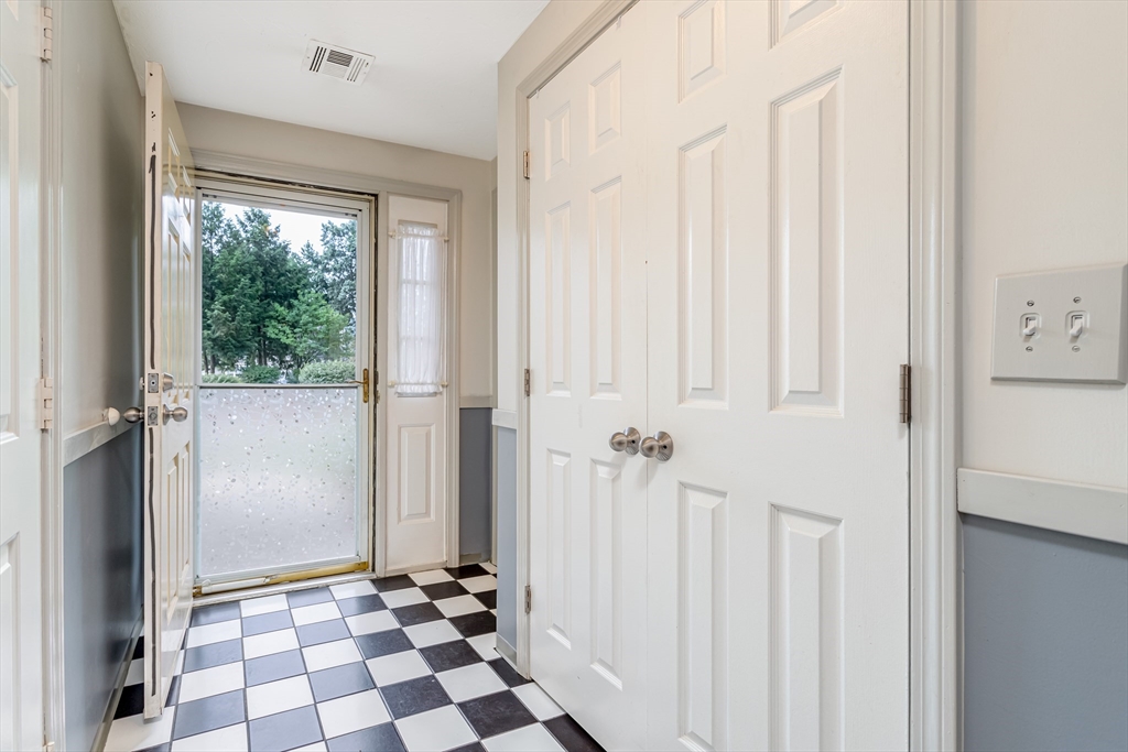 706 Ridgefield Circle, Unit C Clinton, MA 01510 - Photo 2 of 26 Gallery Image 2