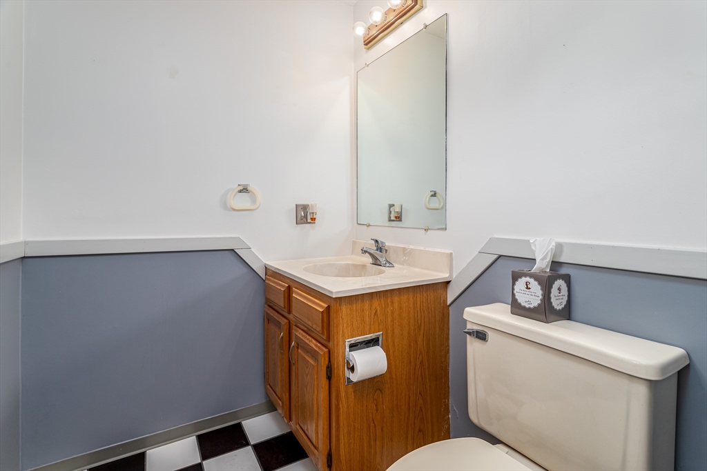 706 Ridgefield Circle, Unit C Clinton, MA 01510 - Photo 3 of 26 Gallery Image 3
