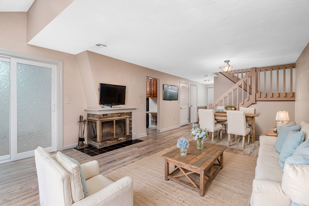 706 Ridgefield Circle, Unit C Clinton, MA 01510 - Photo 4 of 26 Gallery Image 4