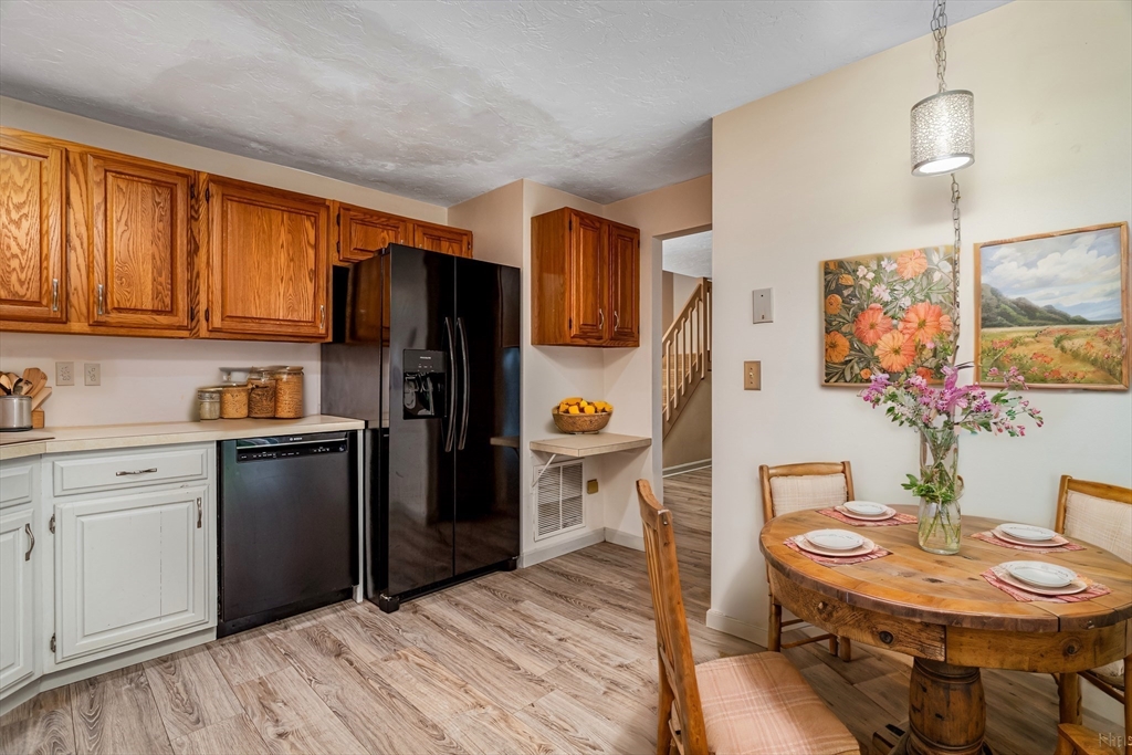 706 Ridgefield Circle, Unit C Clinton, MA 01510 - Photo 8 of 26 Gallery Image 8