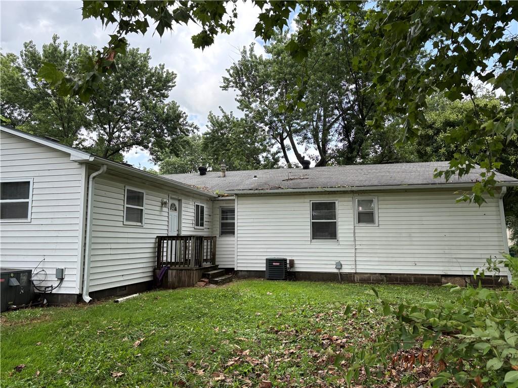 2012 South Locust Street Pittsburg, KS 66762 - Photo 2 of 16