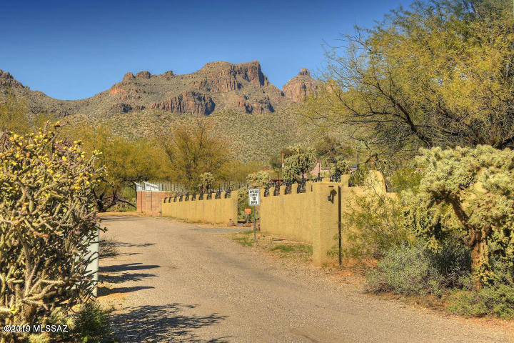 4814 North Castle Ridge Road Tucson, AZ 85749 - Photo 10 of 32