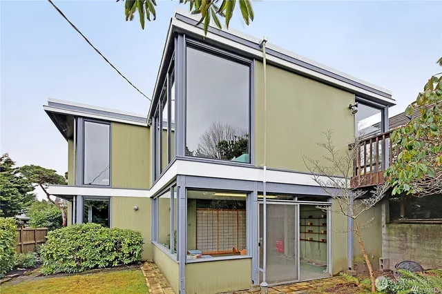 $5,500 | 2343 Northwest 94th Street, Seattle, WA 98117