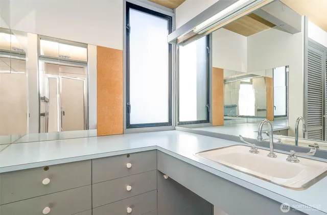 $5,500 | 2343 Northwest 94th Street, Seattle, WA 98117