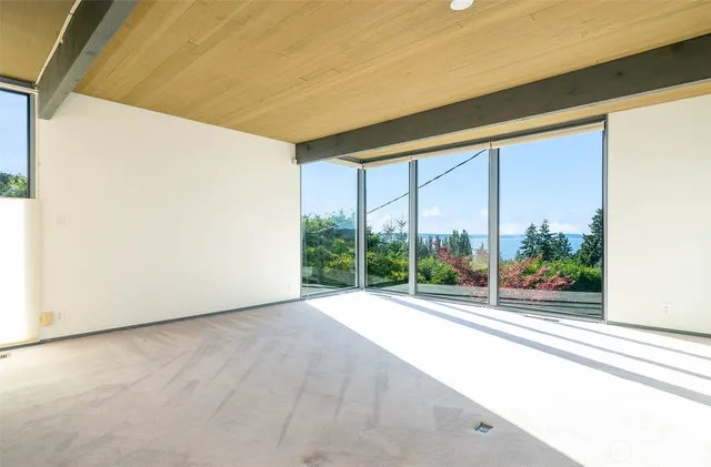 $5,500 | 2343 Northwest 94th Street, Seattle, WA 98117