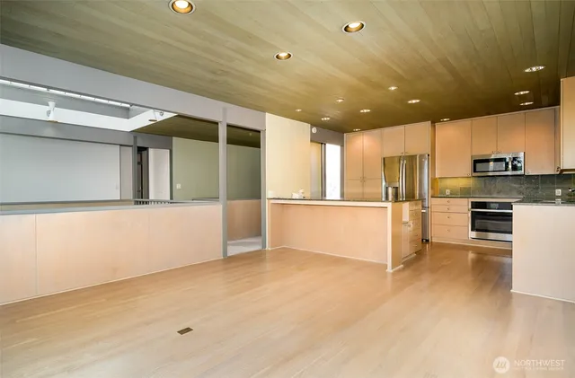 $5,500 | 2343 Northwest 94th Street, Seattle, WA 98117