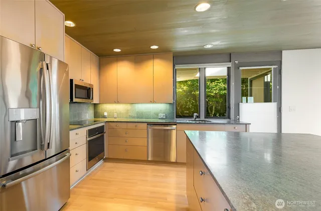 $5,500 | 2343 Northwest 94th Street, Seattle, WA 98117