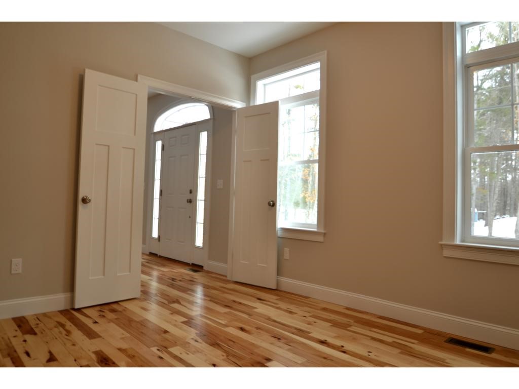 476 Tolend Road Dover, NH 03820 - Photo 6 of 26