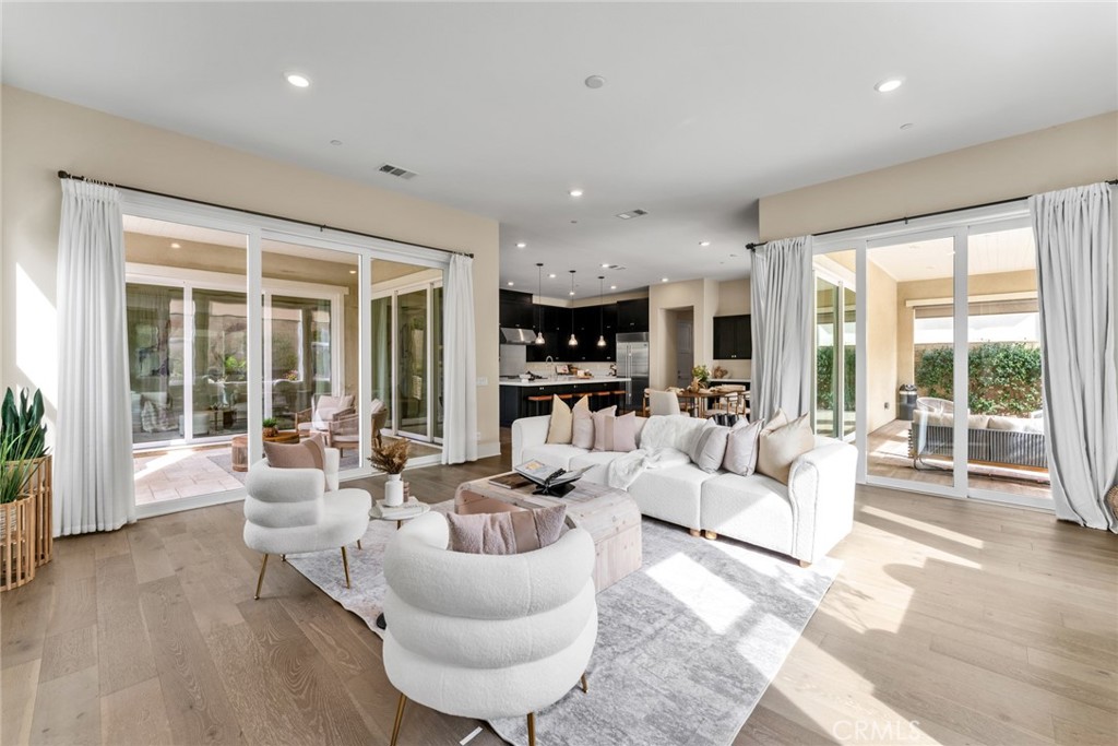 114 Crossover Irvine, CA 92618 - Photo 13 of 51