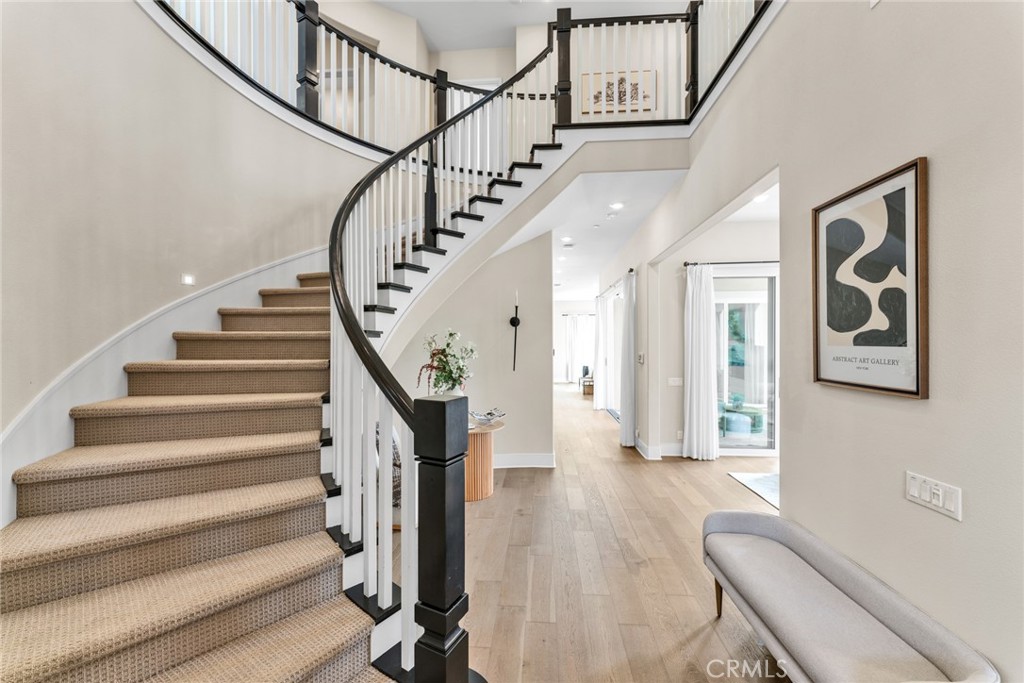 114 Crossover Irvine, CA 92618 - Photo 4 of 51