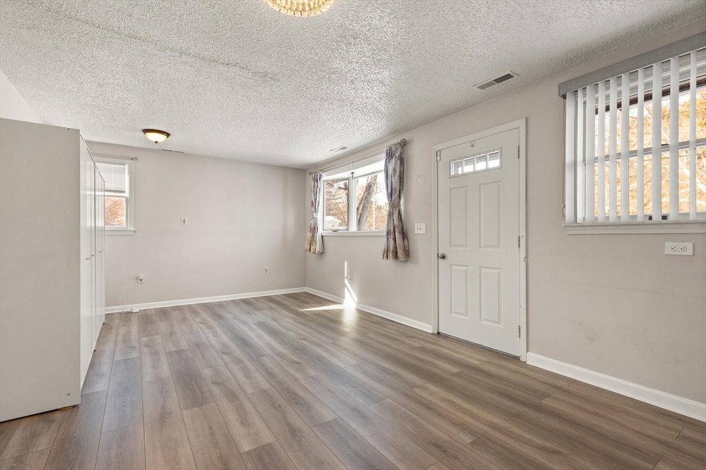 24 Algonquin Road Chelmsford, MA 01824 - Photo 14 of 19