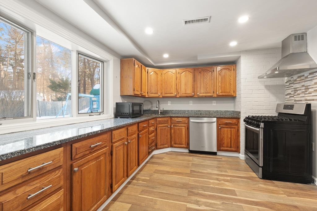 24 Algonquin Road Chelmsford, MA 01824 - Photo 3 of 19