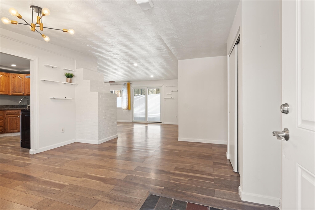 24 Algonquin Road Chelmsford, MA 01824 - Photo 4 of 19