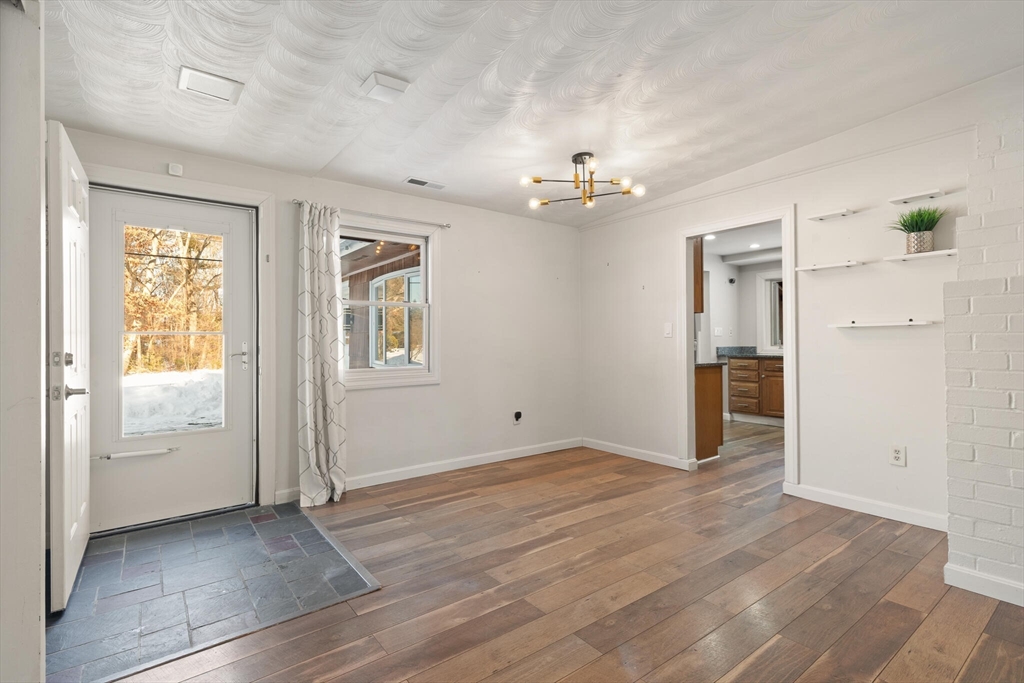 24 Algonquin Road Chelmsford, MA 01824 - Photo 5 of 19