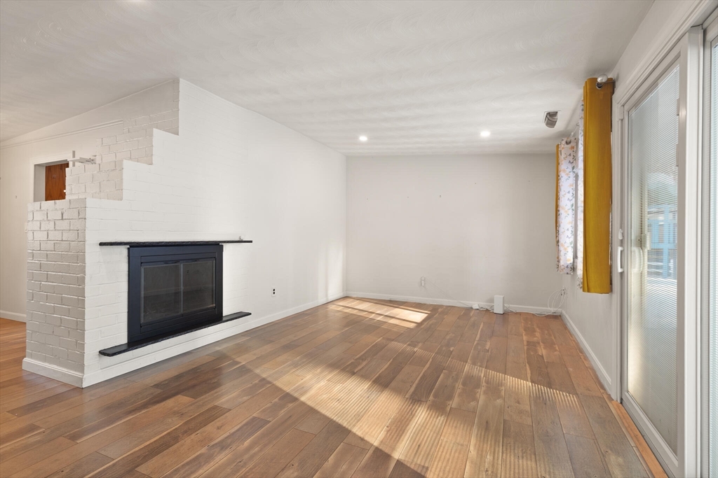 24 Algonquin Road Chelmsford, MA 01824 - Photo 7 of 19