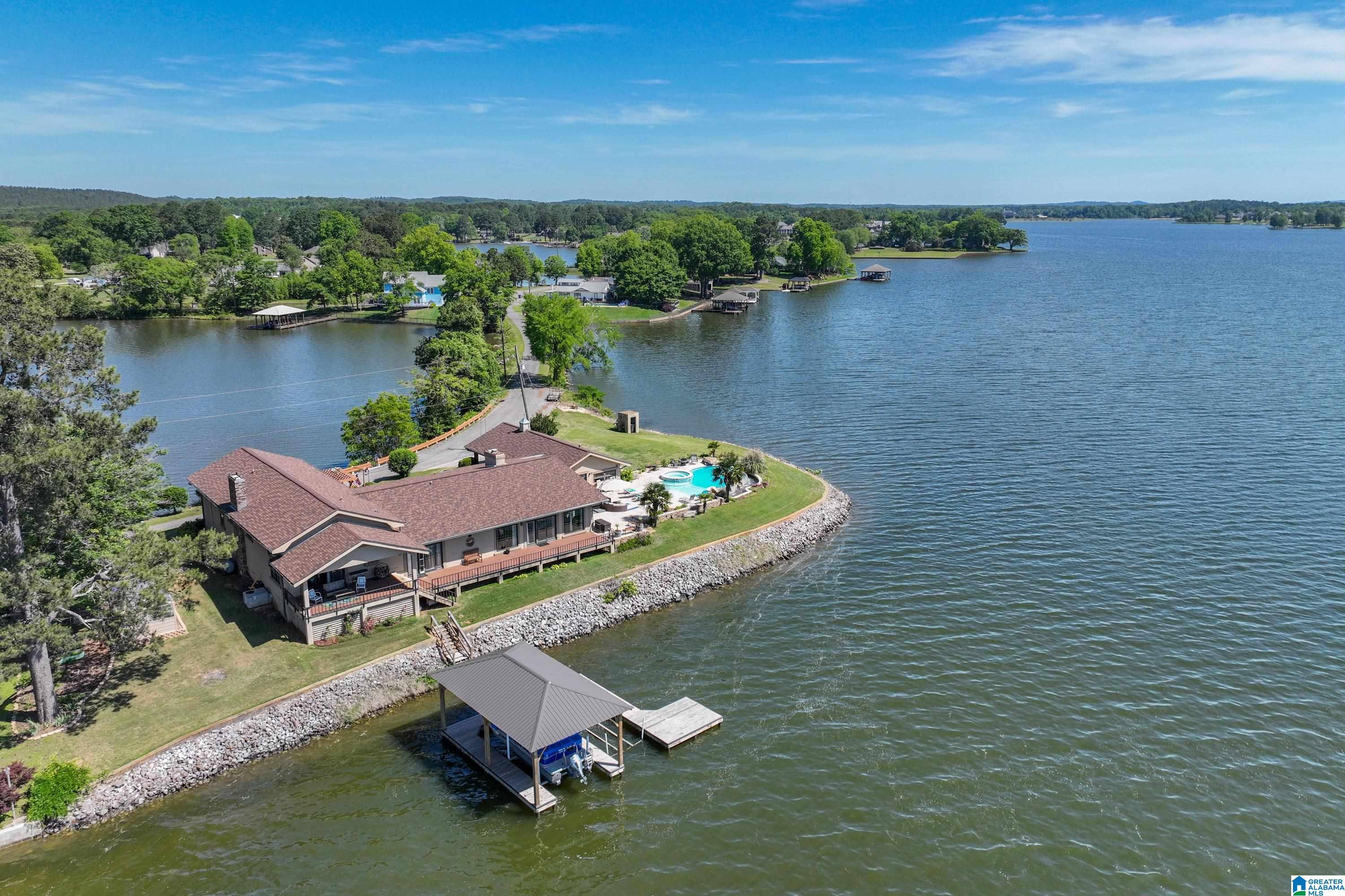 243 Rock Inn Point Cropwell, AL 35054 - Photo 4 of 98
